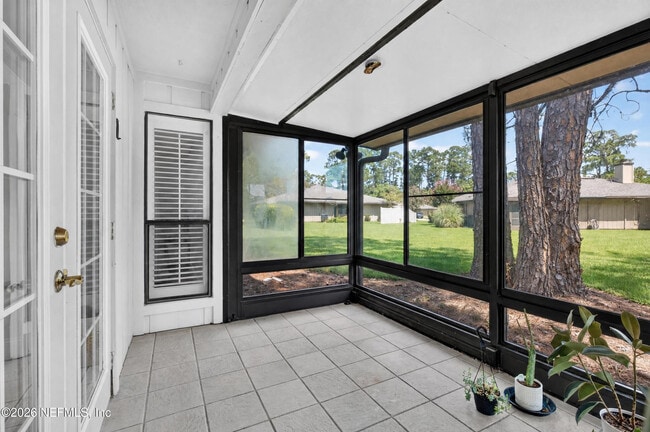 Building Photo - 9351 Arbolita Way