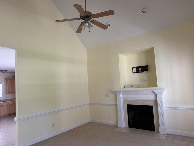 Building Photo - 210 Chadwick Shores Dr
