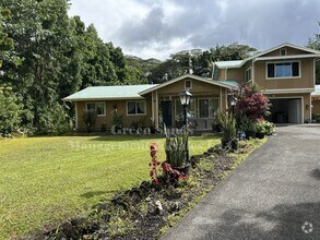 Building Photo - Gated Home in Hawaiian Paradise Park