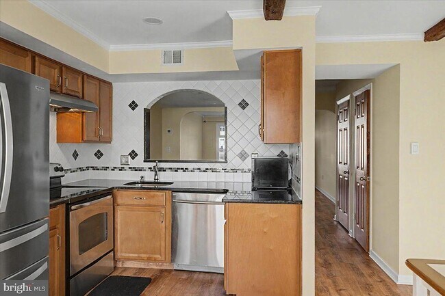 Building Photo - 2282 Suzann Dr