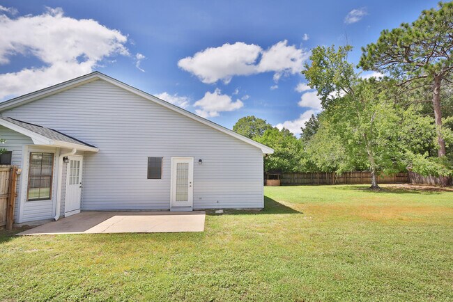 Building Photo - 213 Walker Cir W