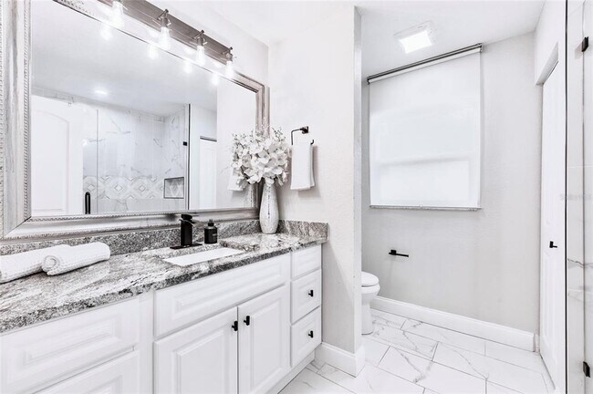 Building Photo - 6220 Interbay Ave