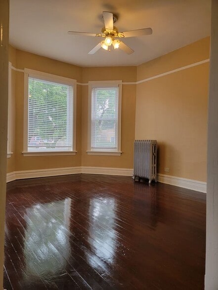 Building Photo - 6328 S St Lawrence Ave