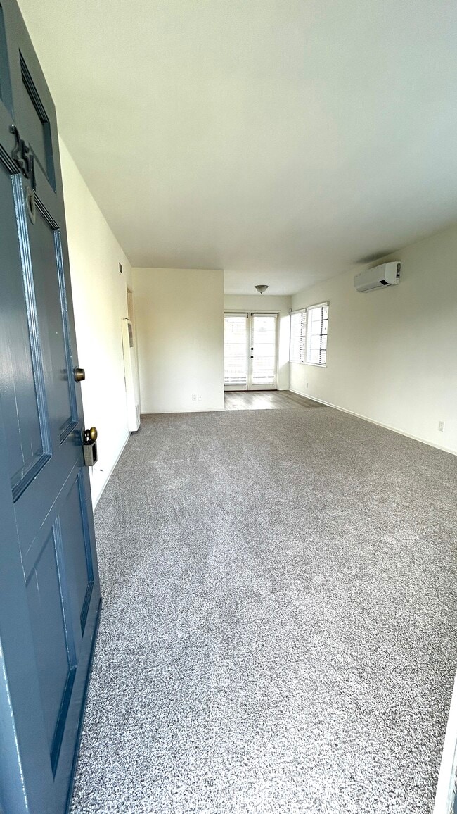 Building Photo - 251 S Church Ln