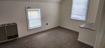 Building Photo - 326 Niagara St