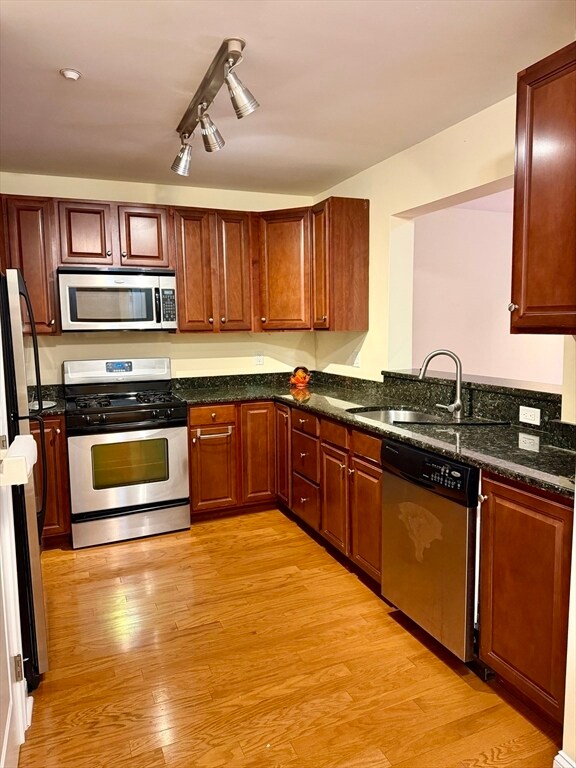 Building Photo - 11 Cheriton Rd