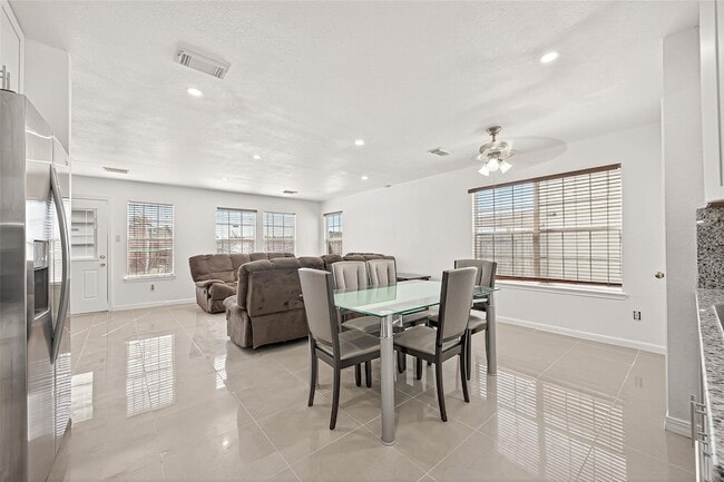 Building Photo - 15707 Crooked Arrow Dr
