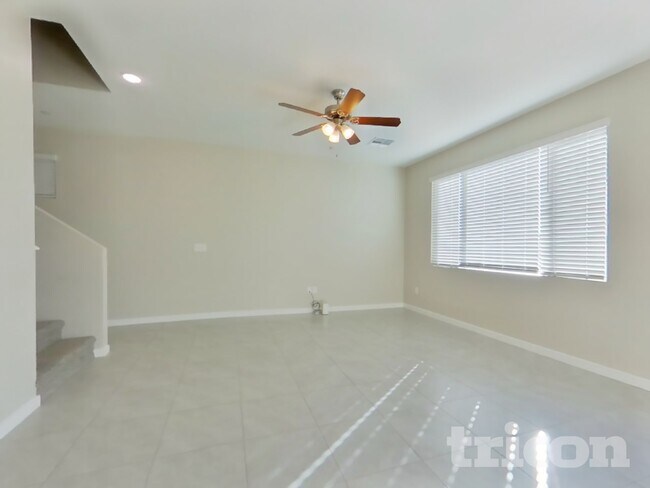 Building Photo - 4551 E Gary St