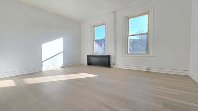 Building Photo - 607 N Hoffert St