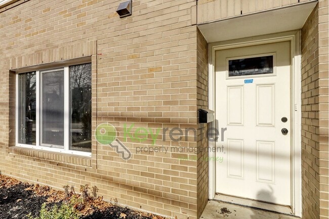 Building Photo - Brand New 2BR/3BA Townhome with Garage