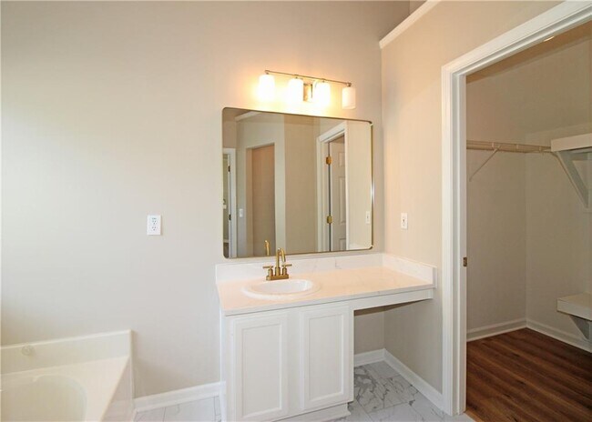 Building Photo - 1334 Ambercrest Way