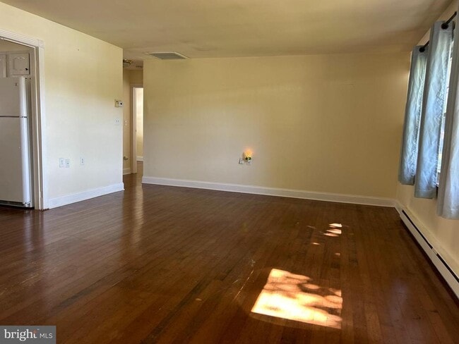 Building Photo - 246 Jefferson Ct