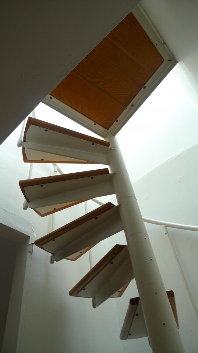 Building Photo - 1 bedroom in Jersey City NJ 07302