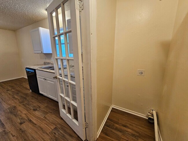 Building Photo - 110 Muleta Dr