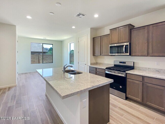 Building Photo - 832 Eugene Rd