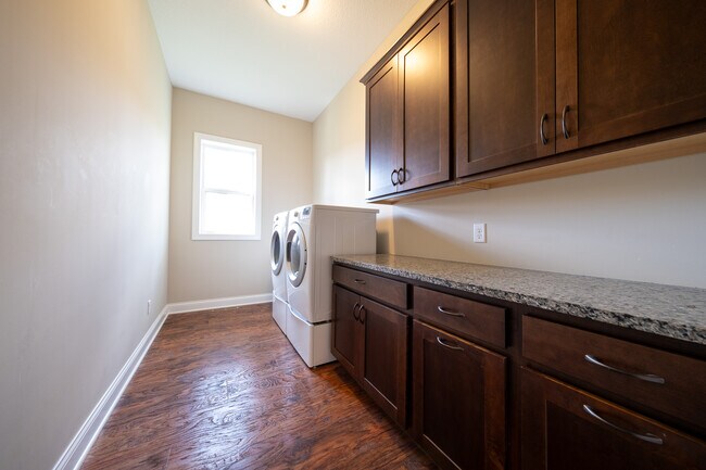 Building Photo - 9352 Wilderness Cove