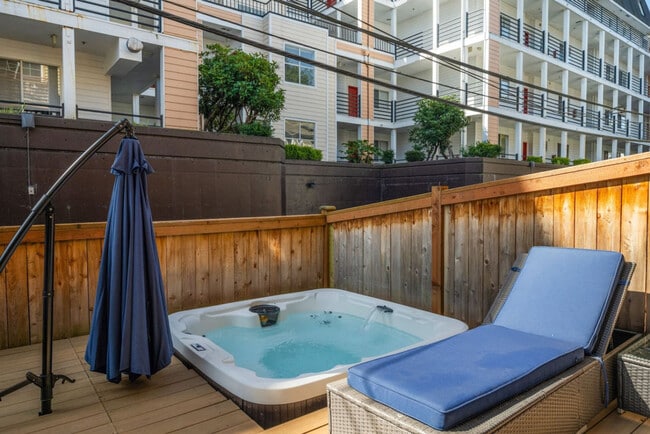 Building Photo - 931 N 35th St