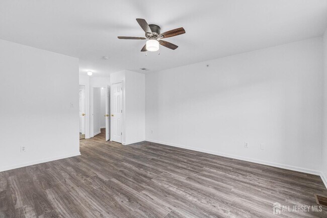 Building Photo - 21 Inverness Dr