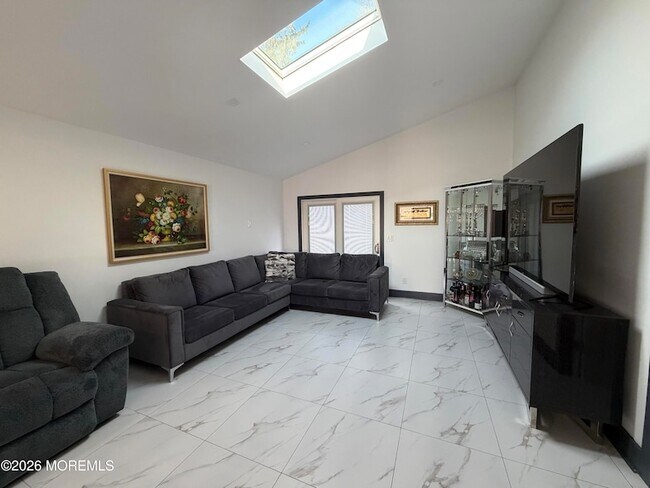 Building Photo - 191 Delaware Ave