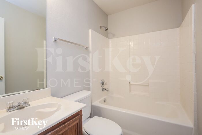 Building Photo - 14012 Caltha Dr