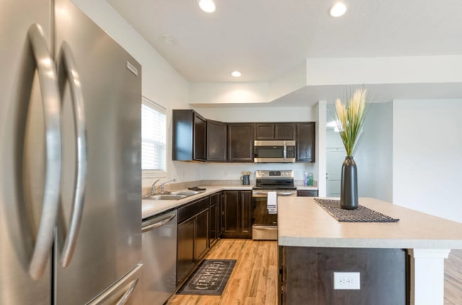Building Photo - 4 Bedroom, Two Story House in Avalon Bluff...