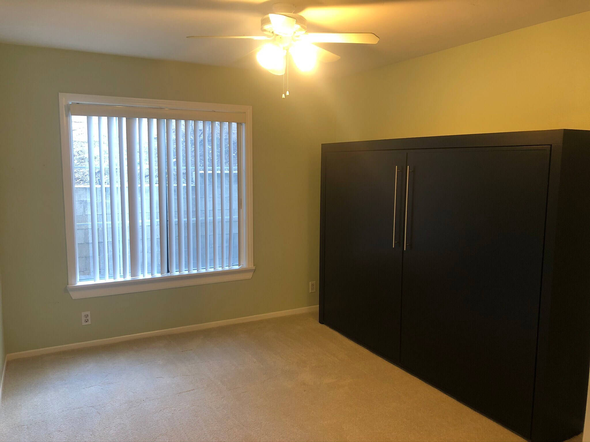 Building Photo - 3078 Broadway