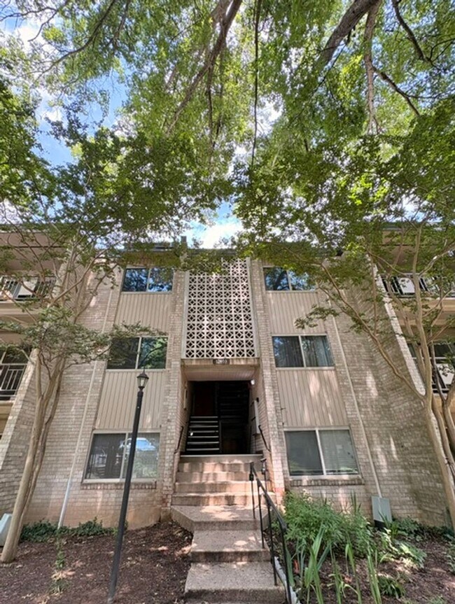Building Photo - 12403 Braxfield Ct