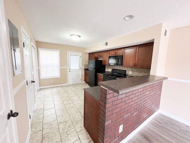 Building Photo - 2268 McCormick Lane