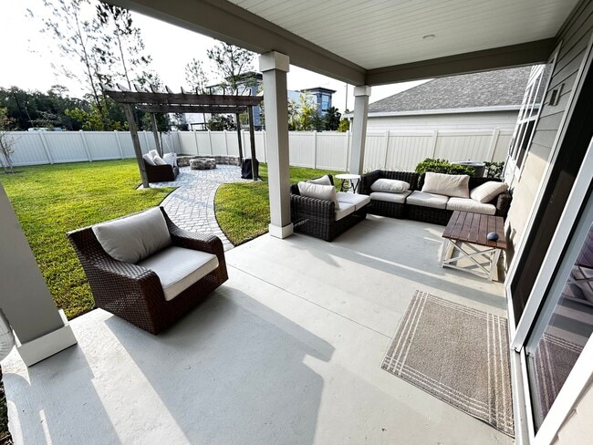 Building Photo - ? Immaculate 4 Bedroom, 3 Bath Home in Sto...