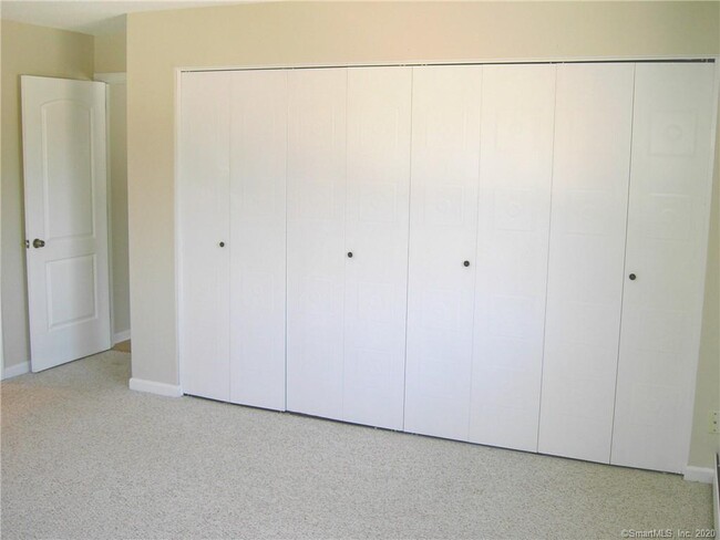 Building Photo - 100 Oxbow Dr