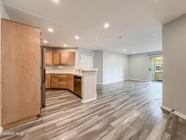 Building Photo - 5744 Oak Bend Ln