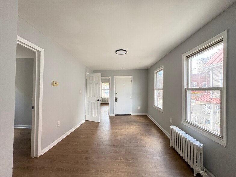 Unit 2 - 448 Springdale Ave