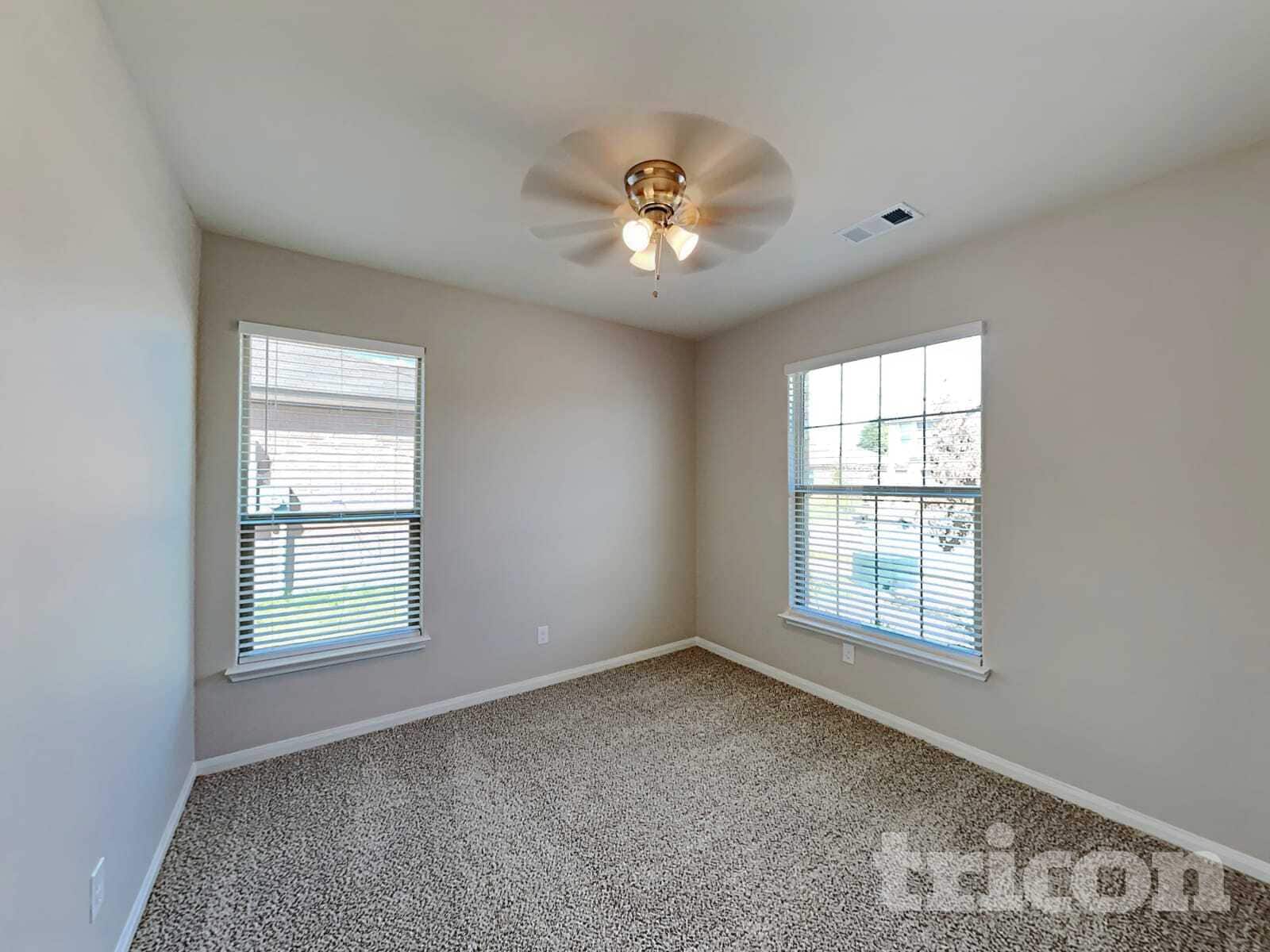 Building Photo - 900 Clark Dr