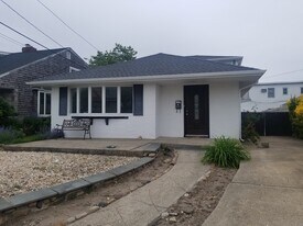 Building Photo - 456 Lincoln Blvd