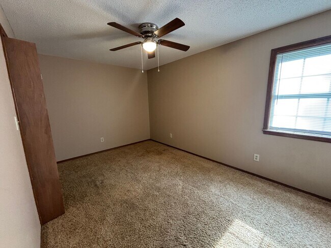 Building Photo - Charming 2-bedroom, 1-bathroom house in Russellville