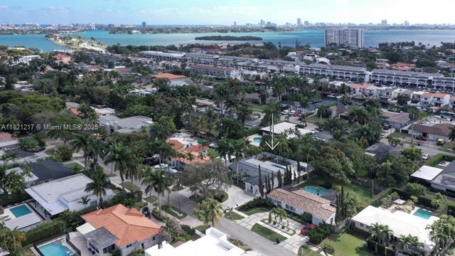 Building Photo - 2020 Alamanda Dr