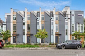 Building Photo - 2Bd/2Ba Seattle Townhouse