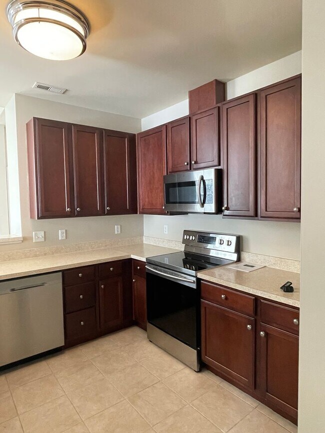 Building Photo - 1201 Rustads Cir