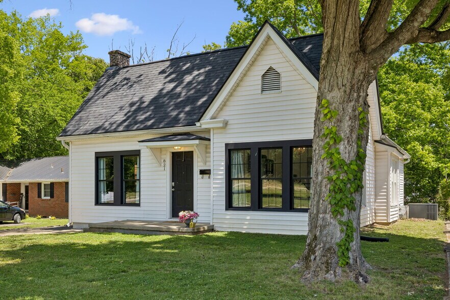 Building Photo - 821 Greenwood Ave