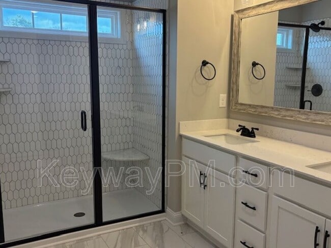 Building Photo - 2040 Denmark Ave SE