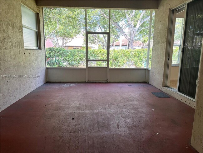 Building Photo - 1721 SE 17th Ave