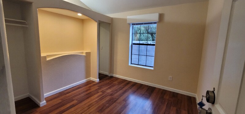 Building Photo - 5709 Avenida Silla