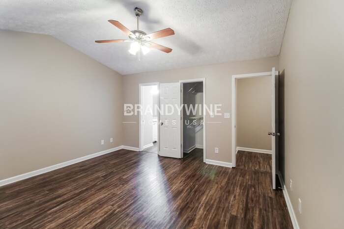 Building Photo - 846 Stonebridge Crescent