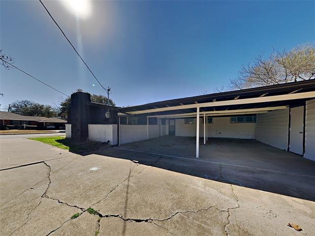 Building Photo - 2702 Wallin Dr