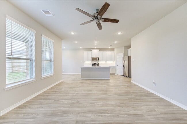 Building Photo - 812 Laguna Grn Ln