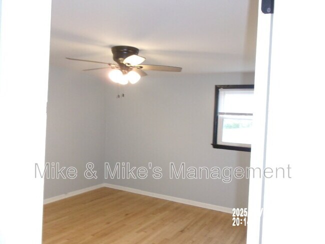 Building Photo - 6400 N 73rd St