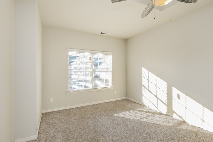 Building Photo - 224 Riley Cir