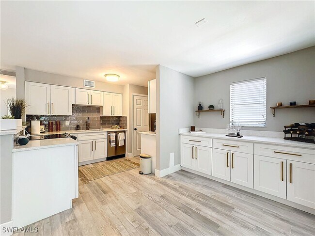 Building Photo - 9 Knights Bridge Rd