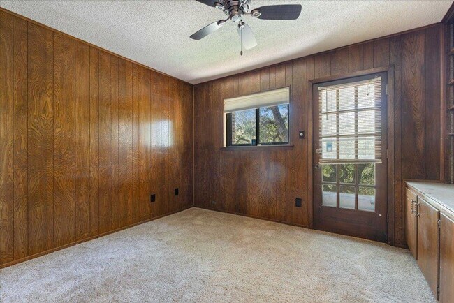 Building Photo - 7221 Scenic Brook Dr