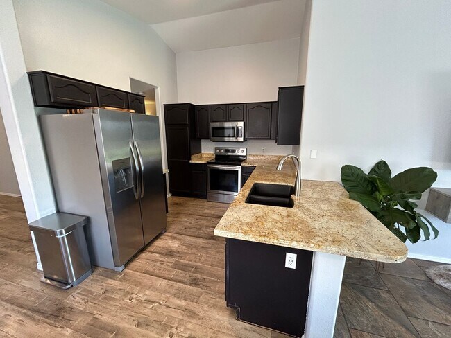 Building Photo - 16732 N 160th Ave